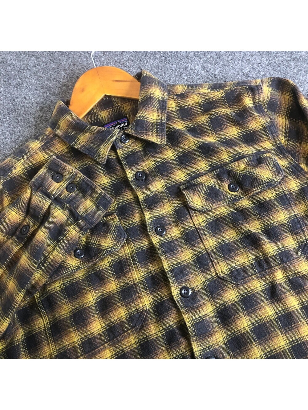 Patagonia Fjord Flannel Shirt Mens Medium Brown Yellow Plaid 100% Organic Cotton